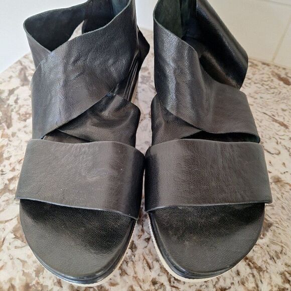 Eileen Fisher black leather wide strap sport sandal size 9 US - Picture 1 of 8